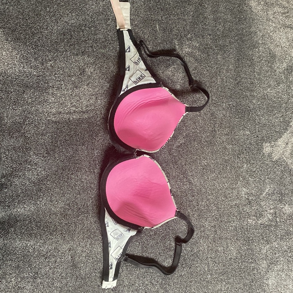 Pink bra - Picture 3 of 4